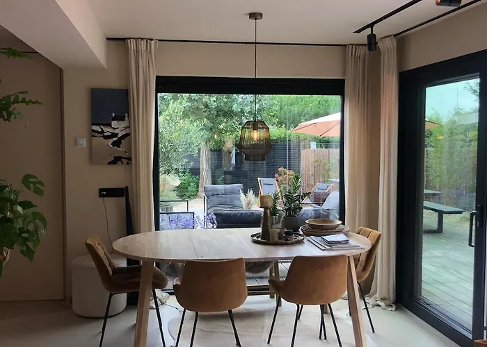 بيت للعطل Loft By The Sea